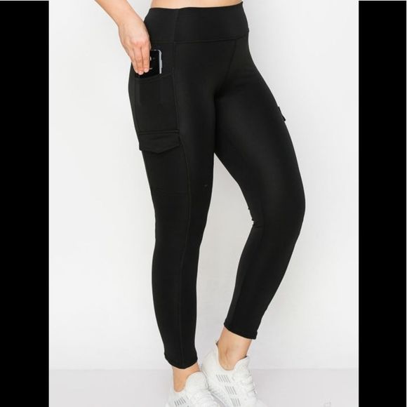 Black Cargo pocket legging - Picture 3 of 5